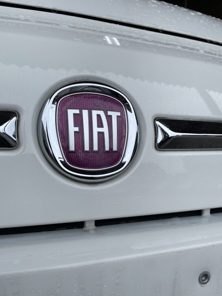 FIAT500 エンブレム交換☆ | ヨーロッパ車専門店 ネクストセカンドステージ 千葉県柏市