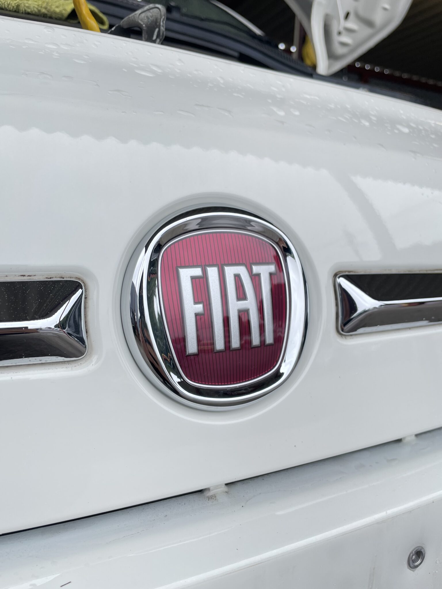 FIAT500 エンブレム交換☆ | ヨーロッパ車専門店 ネクストセカンドステージ 千葉県柏市